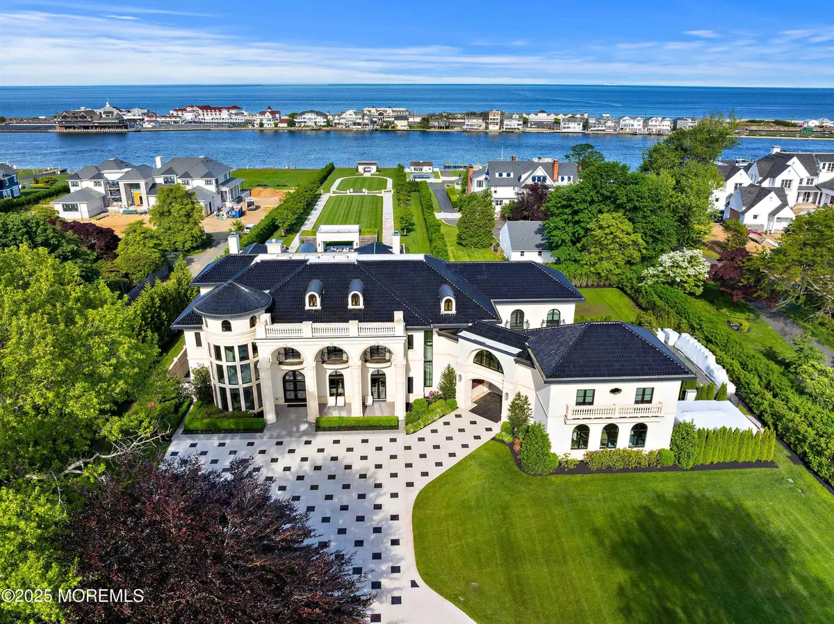 Rumson, NJ 07760,27 N Ward Avenue