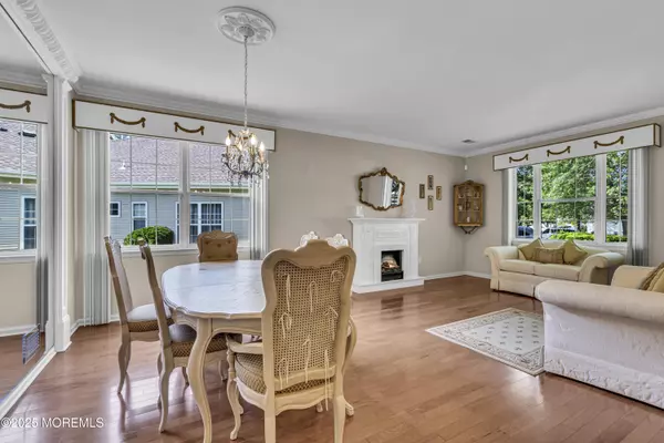 Lakewood, NJ 08701,25 Bellflower Drive