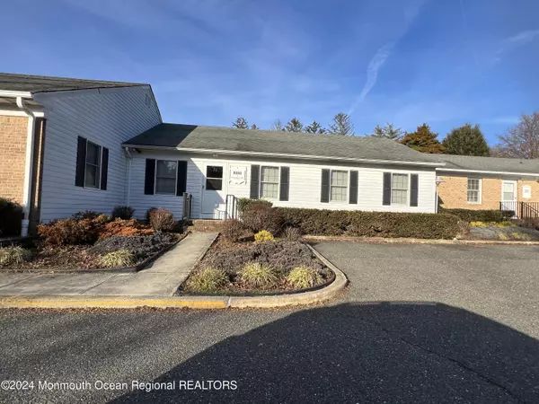 Holmdel, NJ 07733,22 S Holmdel Road #7