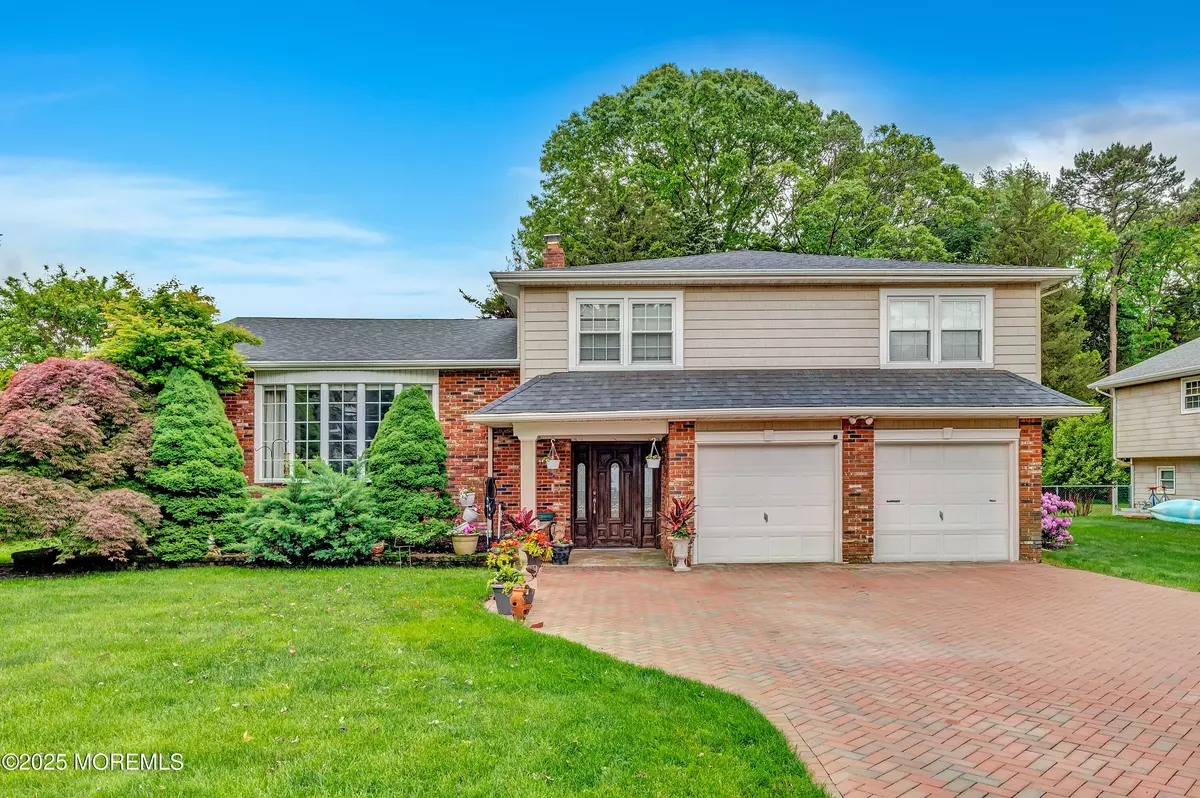 Toms River, NJ 08753,871 W Briar Avenue