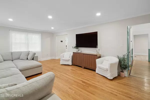 Manahawkin, NJ 08050,103 Mercer Avenue