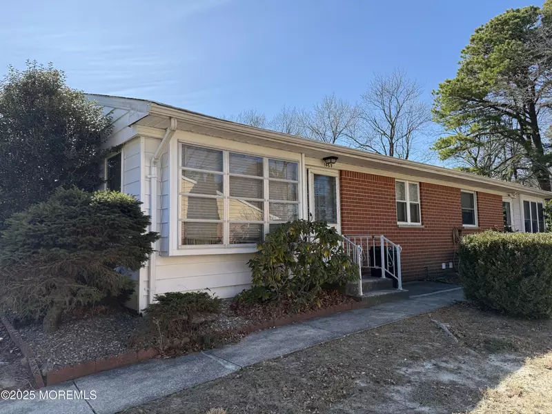 146 Hudson Parkway, Whiting, NJ 08759