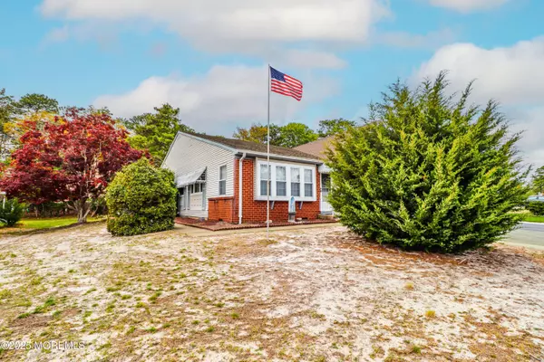 Whiting, NJ 08759,17 Portsmouth Street #A