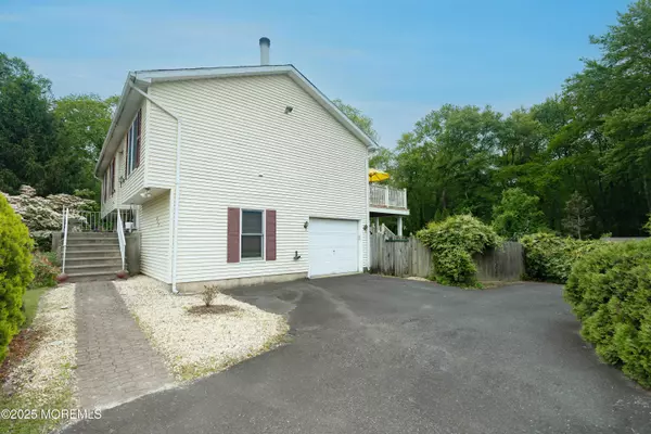 Jackson, NJ 08527,817 Wright Debow Road