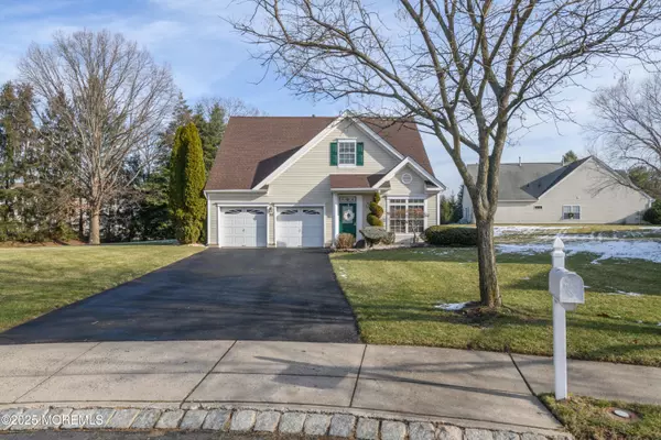 Holmdel, NJ 07733,16 Hyacinth Court