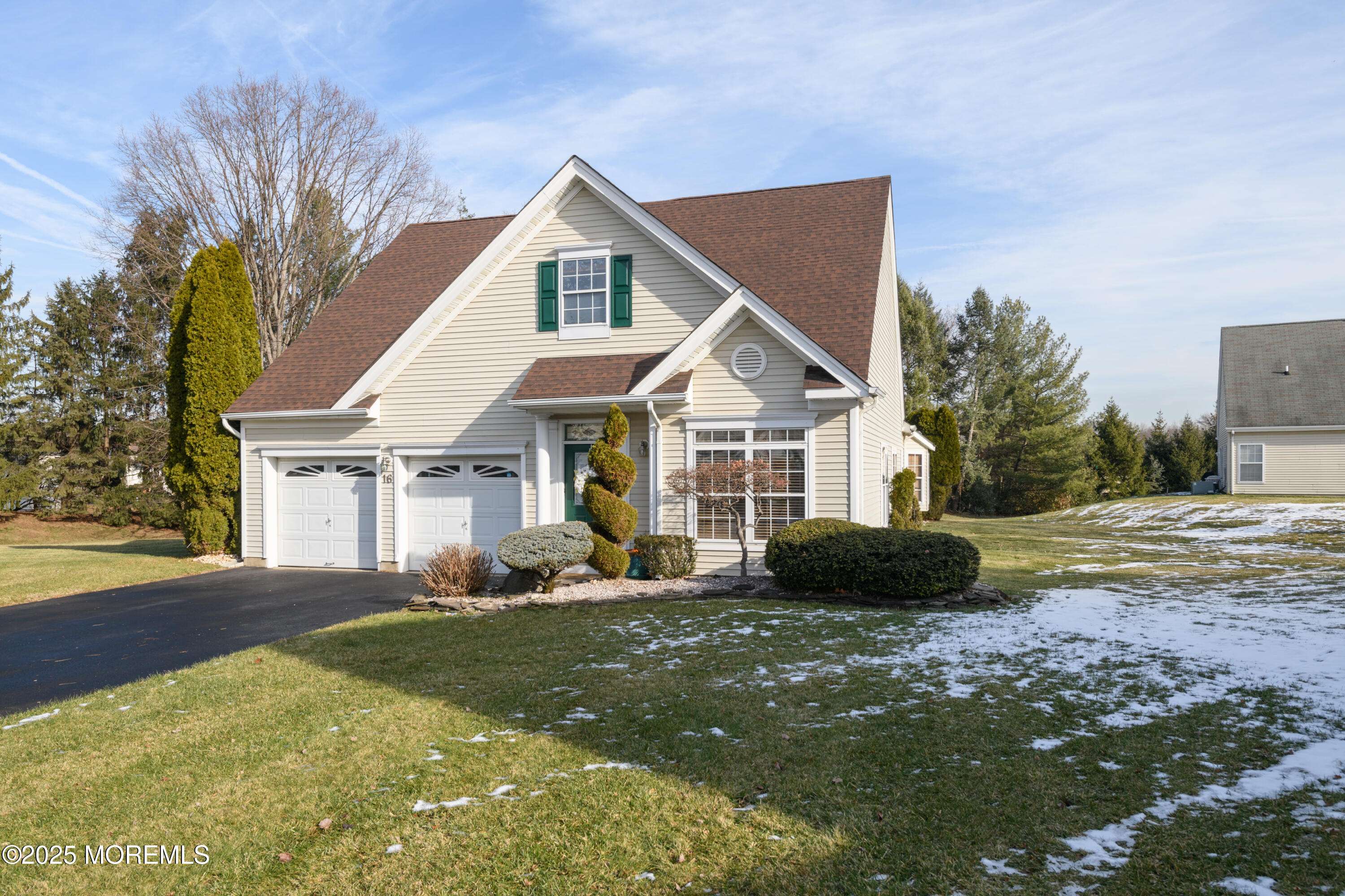 Holmdel, NJ 07733,16 Hyacinth Court