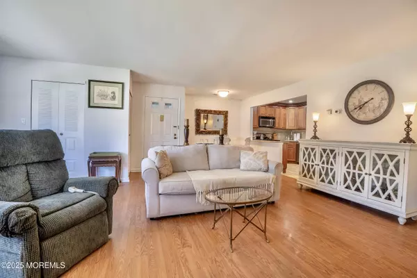 Red Bank, NJ 07701,18 Snowburry Court