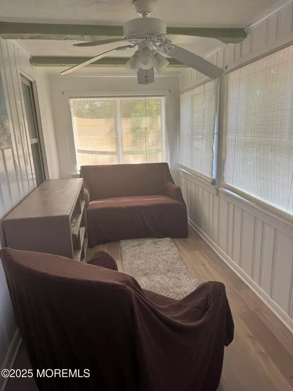 Oakhurst, NJ 07755,497 W Lincoln Avenue