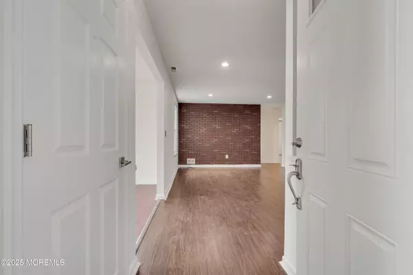 Freehold, NJ 07728,717 Zlotkin Circle #1