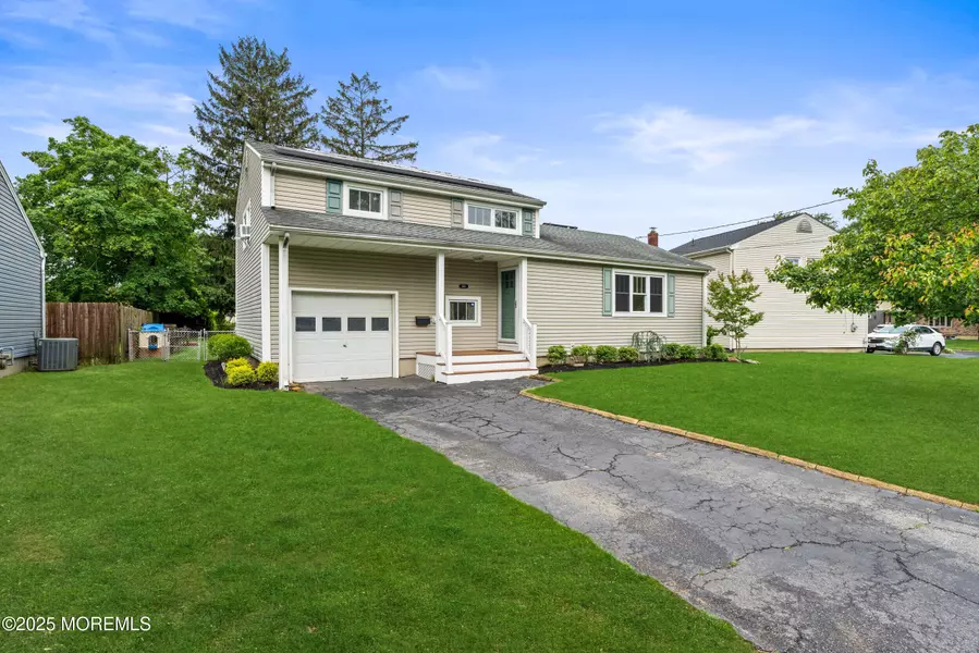 183 Crestview Drive, Middletown, NJ 07748
