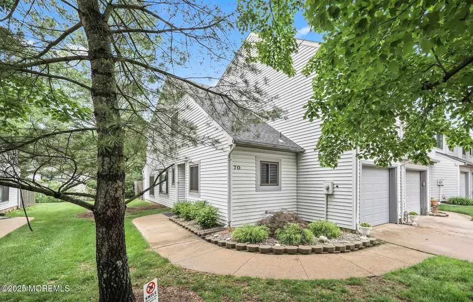 70 Lexington Circle, Matawan, NJ 07747