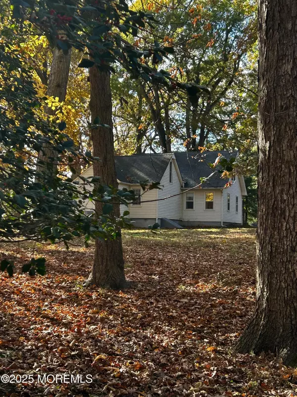 Freehold, NJ 07728,94 Topanemus Lane