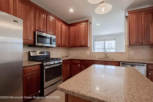 South Amboy, NJ 08878,98 Shore Drive S