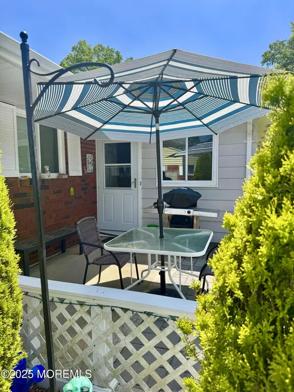 Manchester, NJ 08759,16 Robin Street #16B