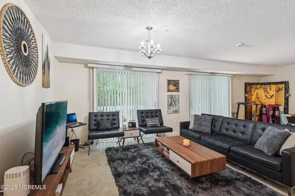 Toms River, NJ 08755,309 Schley Avenue