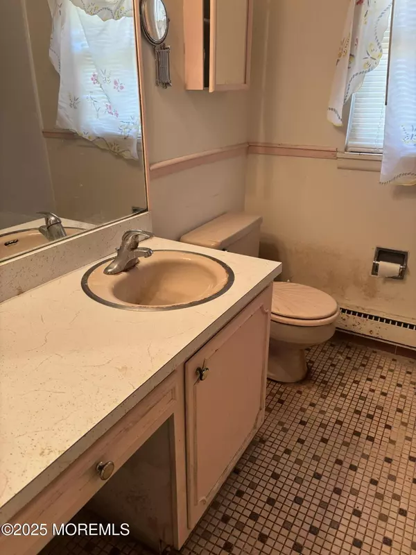 Lakewood, NJ 08701,354 Dorchester Drive