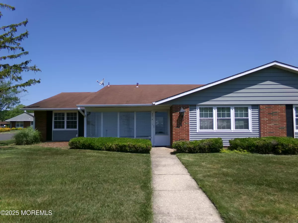 Lakewood, NJ 08701,331 Canterbury Court