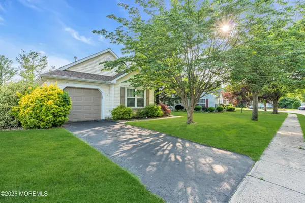 Toms River, NJ 08755,2752 Meadow Lake Drive