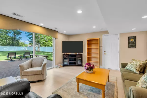 East Brunswick, NJ 08816,11 Diana Court