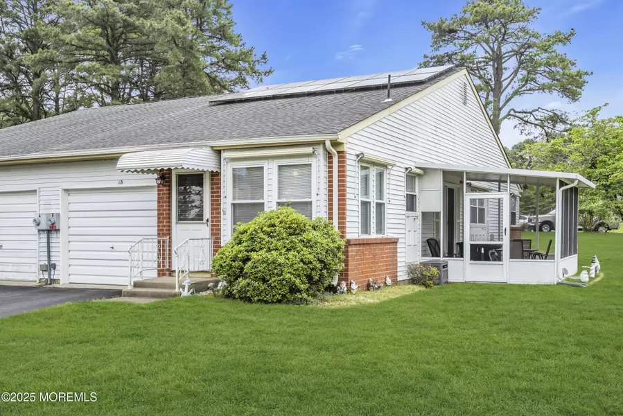 1 Greenwood Lane #B, Whiting, NJ 08759