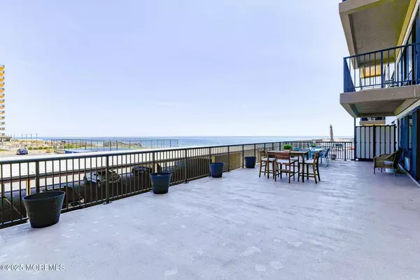 Monmouth Beach, NJ 07750,45 Ocean Avenue #2E