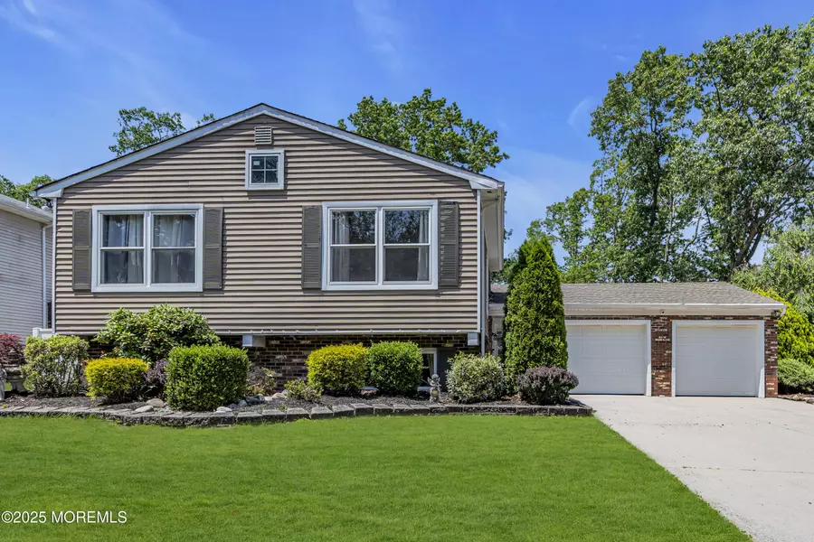 12 Silversmith Court, Howell, NJ 07731