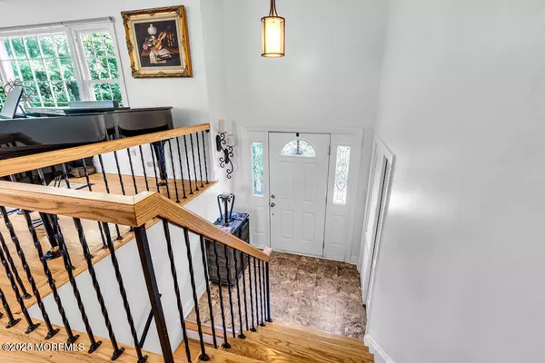 Lincroft, NJ 07738,509 Newman Springs Road