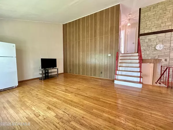 Middletown, NJ 07748,404 Harmony Road