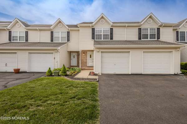 29 Lorenzo Court, Aberdeen, NJ 07747