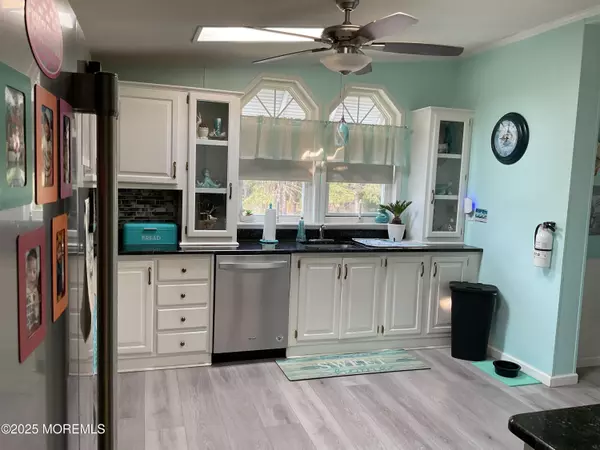 Whiting, NJ 08759,37 Pine Ridge Boulevard