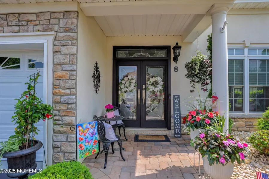 8 Crawford Road, Manalapan, NJ 07726