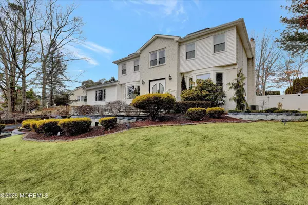 Manalapan, NJ 07726,23 Country Oaks Drive