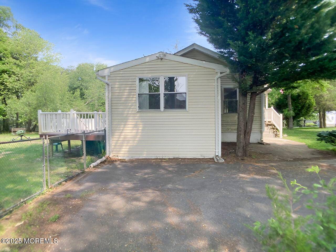 Howell, NJ 07731,273 Stuart Street