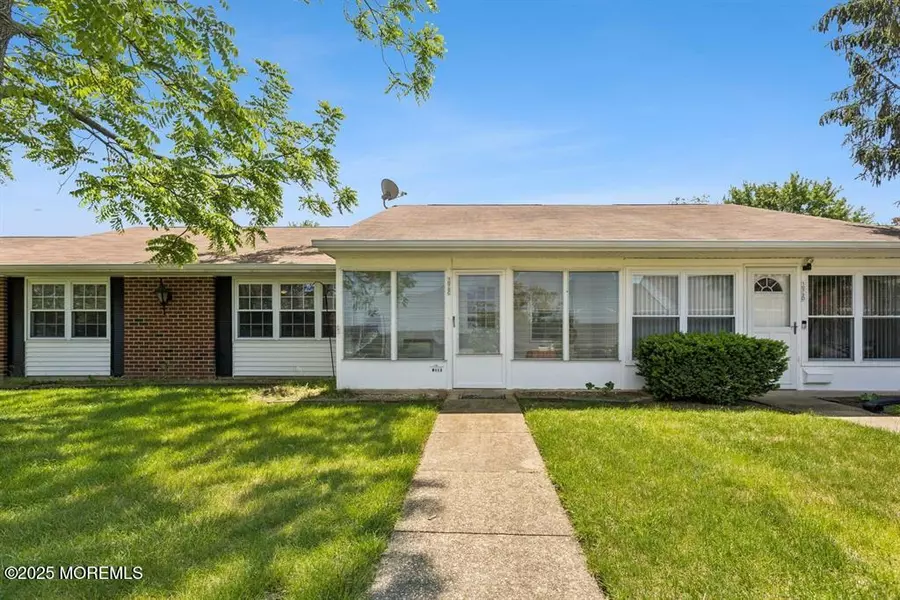 1072 Argyll Circle, Lakewood, NJ 08701
