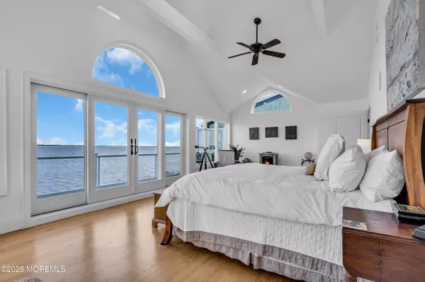 Atlantic Highlands, NJ 07716,42 Bayside Drive