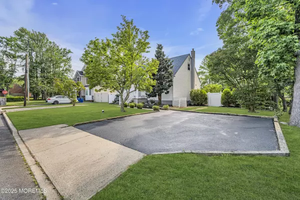 Aberdeen, NJ 07747,2 8th Street