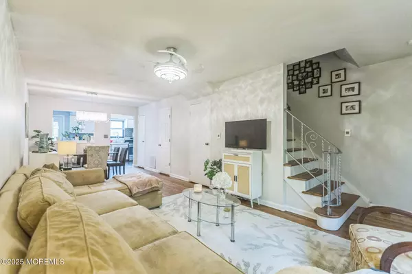 Red Bank, NJ 07701,321 Spring Street #8