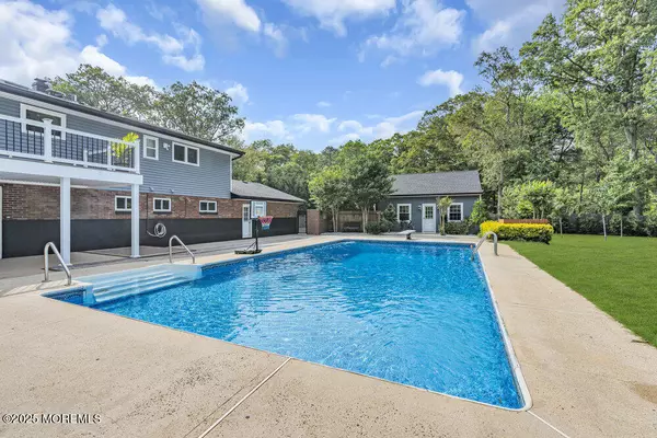 Farmingdale, NJ 07727,118 Megill Road
