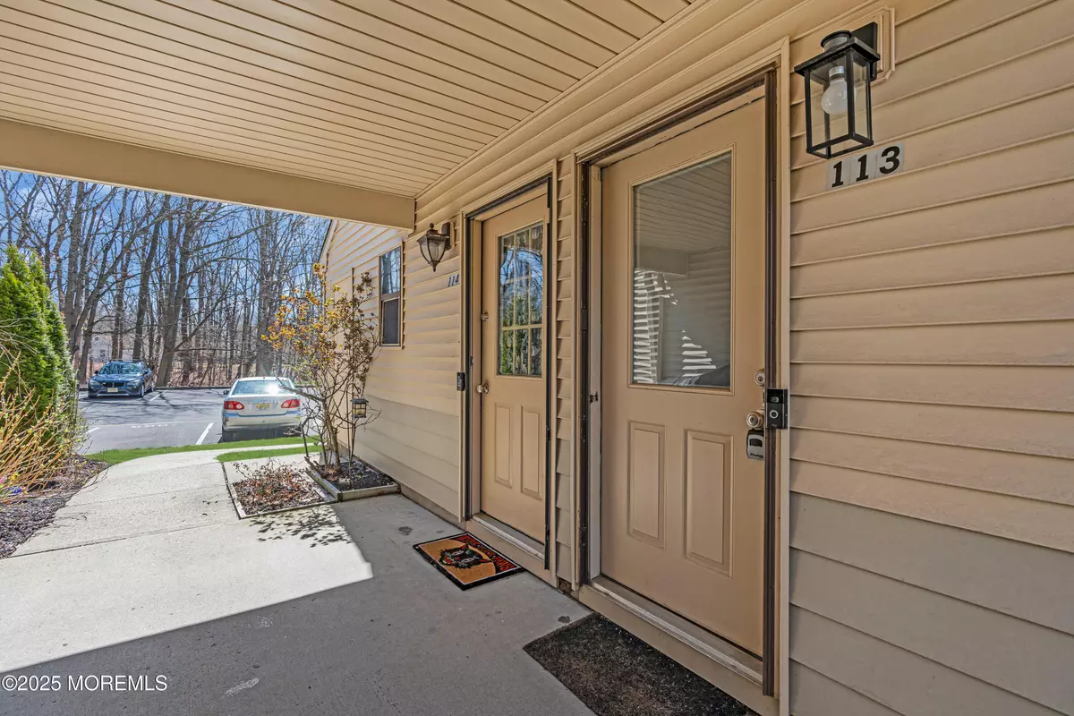 Jackson, NJ 08527,113 Whispering Oaks Way