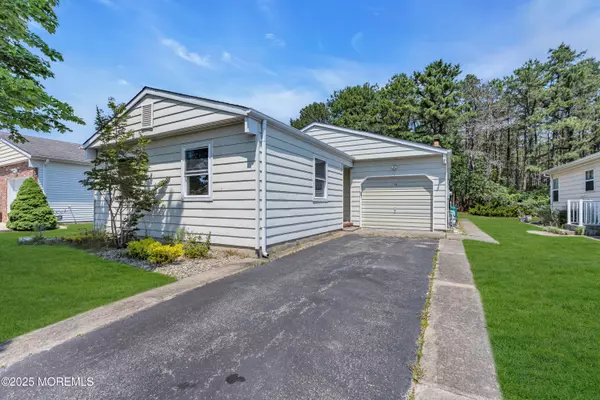 Toms River, NJ 08757,14 Portsmouth Drive