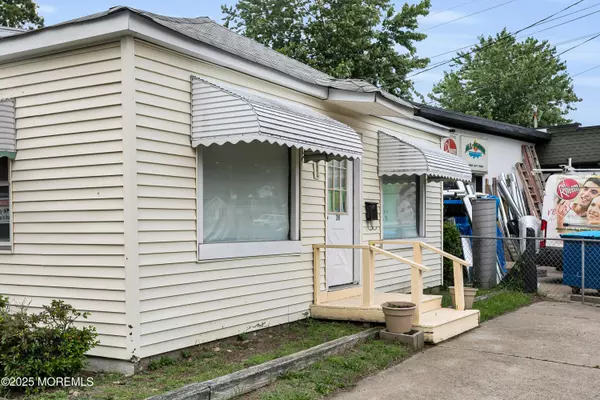 North Middletown, NJ 07748,289 Port Monmouth Road