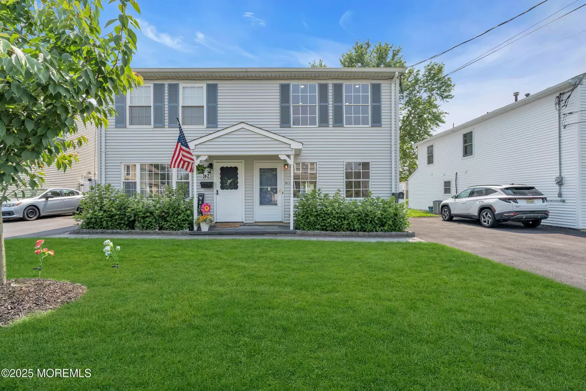 Keyport, NJ 07735,341 Green Grove Avenue