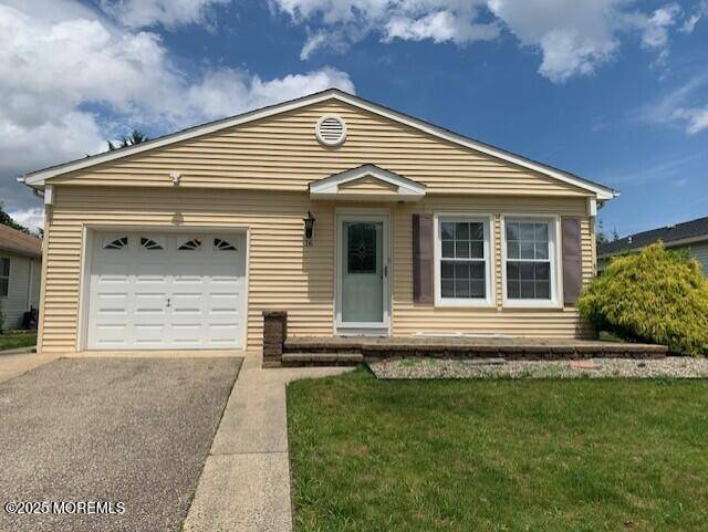 16 Banning Court, Toms River, NJ 08757