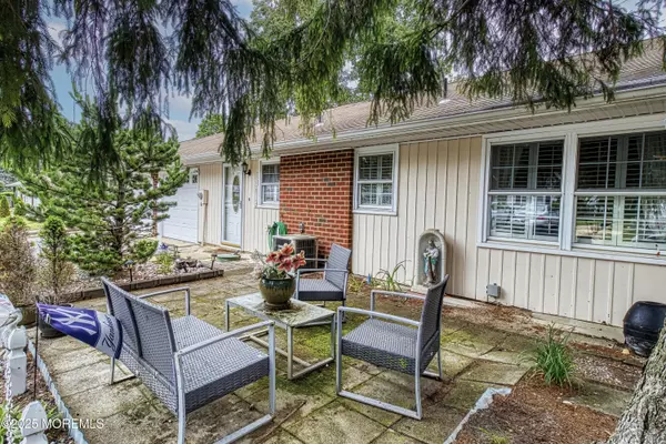 Lakewood, NJ 08701,1041 Aberdeen Drive