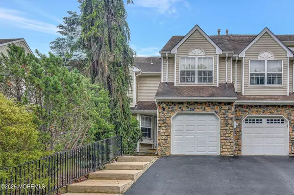 Howell, NJ 07731,28 Tulip Court