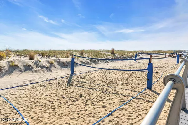 Sea Girt, NJ 08750,800 Fourth Avenue