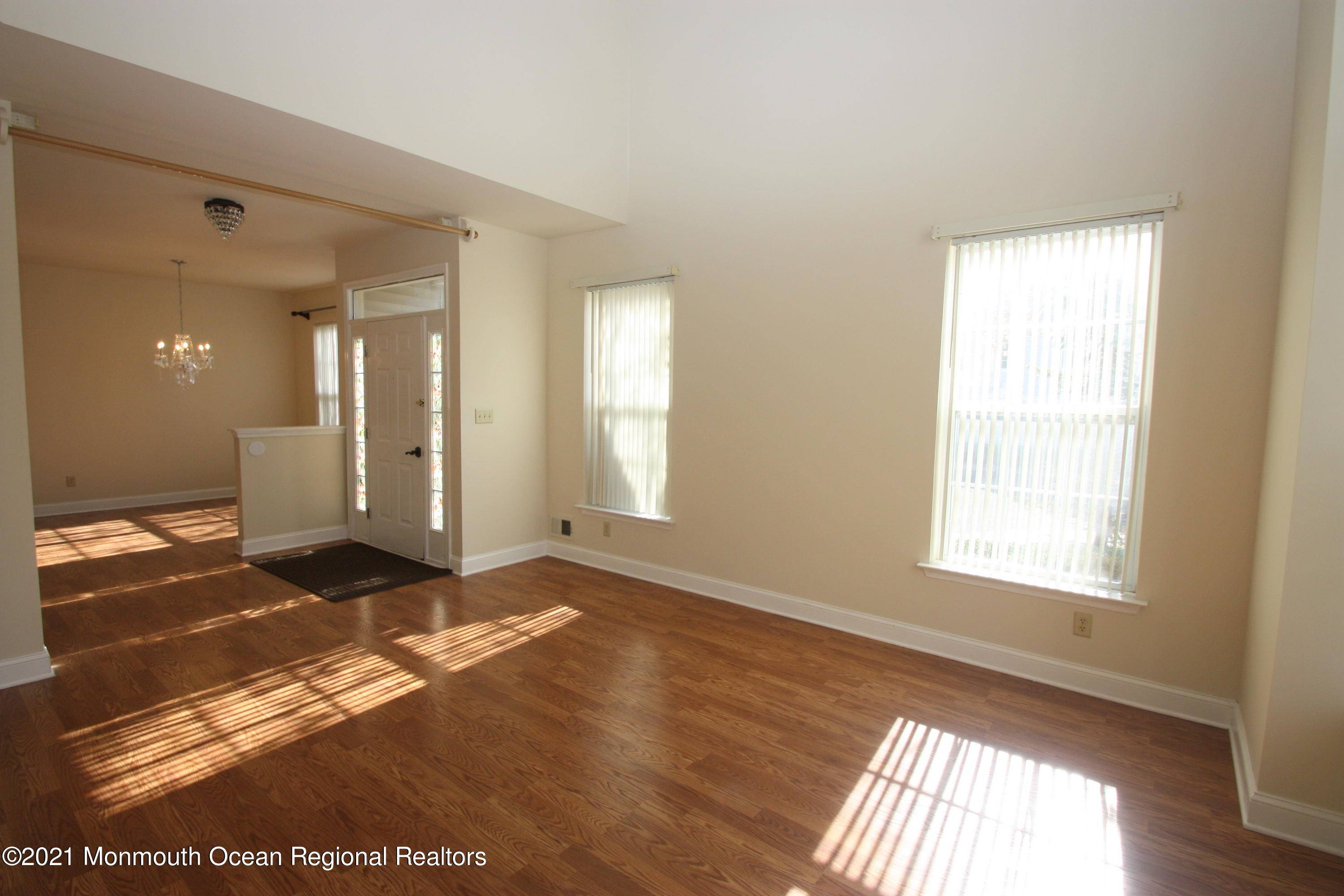 Holmdel, NJ 07733,86 Banyan Boulevard