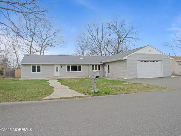 Lanoka Harbor, NJ 08734,202 Cedar Drive