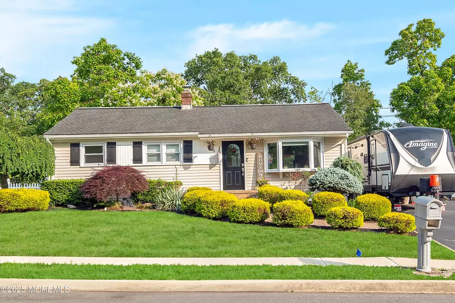 5 Robert Avenue, Howell, NJ 07731