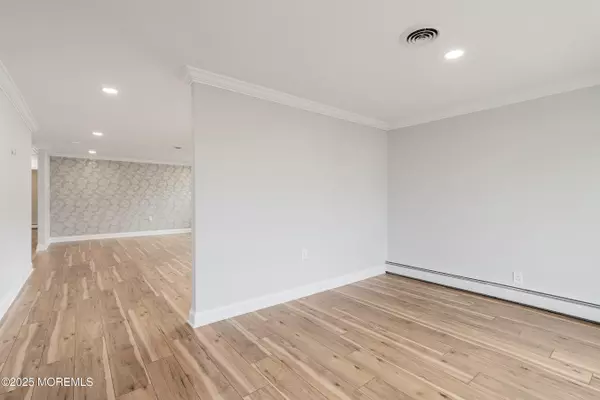 Toms River, NJ 08757,94 Hyannis Street